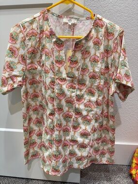 entro Floral Short-Sleeve Shirt in Pink and Green